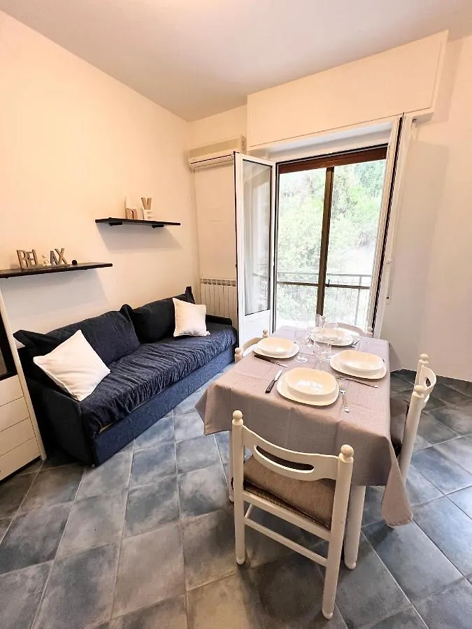 A 5 Minuti Dal Mare - Dolphin Beach House Spotorno Apartment