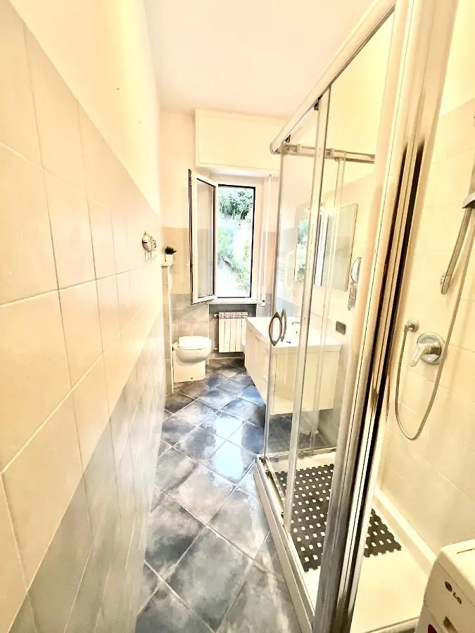 A 5 Minuti Dal Mare - Dolphin Beach House Spotorno Italy